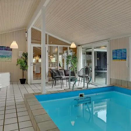 Beautiful In With Indoor Swimming Pool, Sauna And Private Swimming Pool *