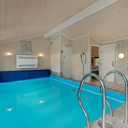 Beautiful In With Indoor Swimming Pool, Sauna And Private Swimming Pool Casa de Férias