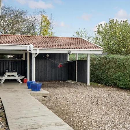 Casa de Férias Beautiful In With Indoor Swimming Pool, Sauna And Private Swimming Pool Slagelse